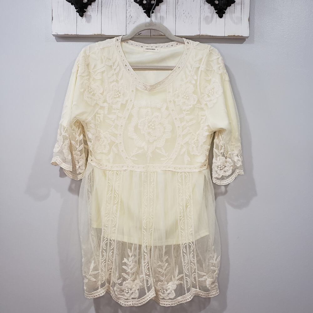 ANDTHEWHY Floral Lace Mesh Tunic Top Cream Boho Sheer Size Small EUC